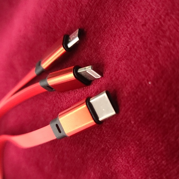 Cell Phone Charger  3 in 1 Cable w retractable cable NWT Iphone, USB, USB A & C - Picture 3 of 5